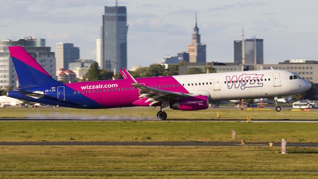 HA-LXD:Airbus A321:Wizz Air